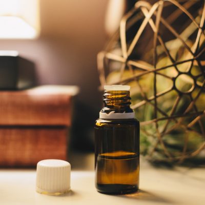 The Benefits and Uses of Aromatherapy and Essential Oils